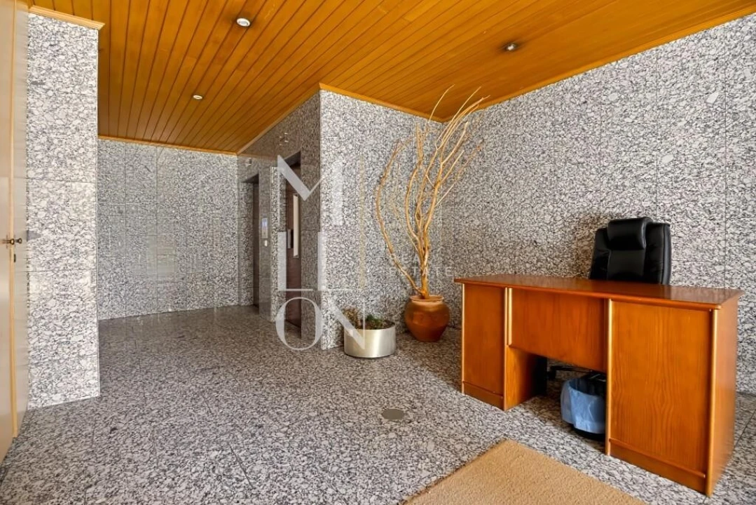 Apartamento T2 para Venda em Ramalde Foto 3