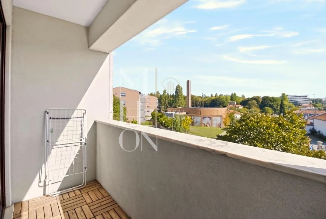 Apartamento T2 para Venda em Ramalde Foto 8