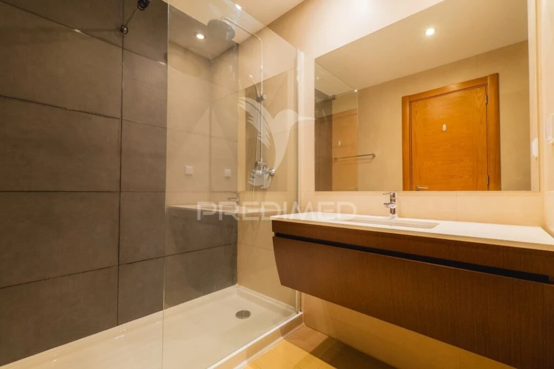 Apartamento T2 para Venda em Portimão Foto 15