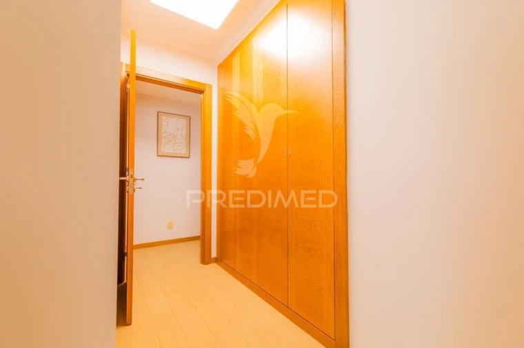 Apartamento T2 para Venda em Portimão Foto 11