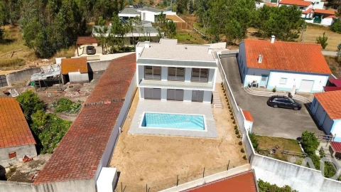 Moradia T4 para Venda em Alfeizerão