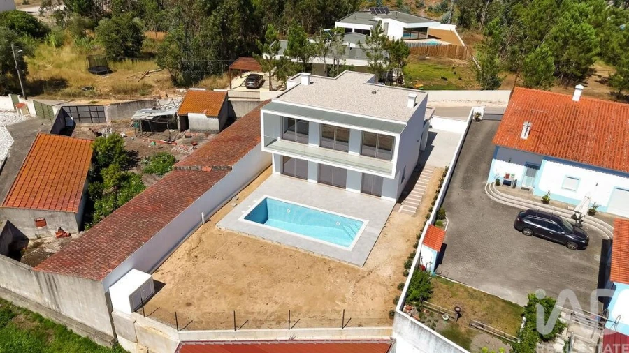 Moradia T4 para Venda em Alfeizerão Foto 18