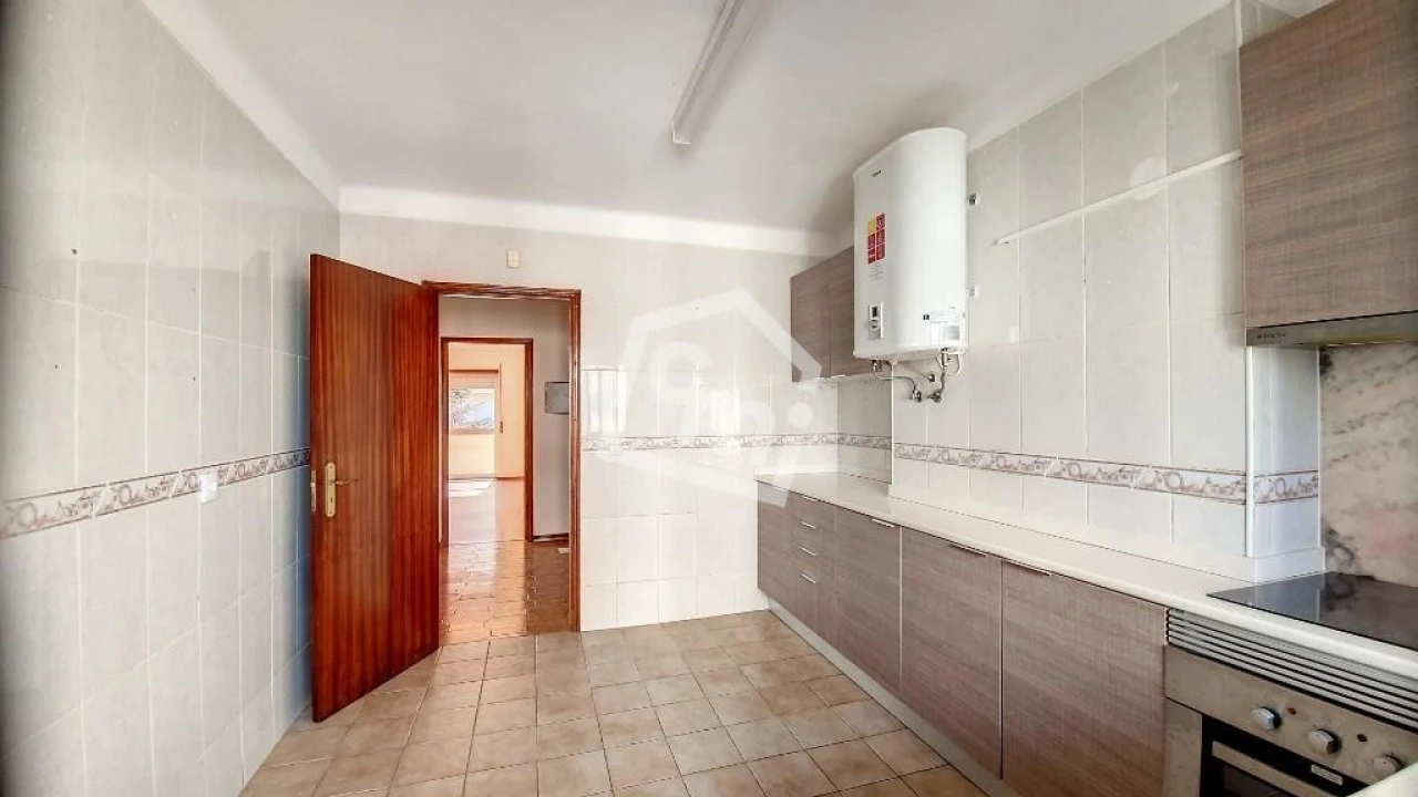 Apartamento T3 para Arrendamento em Pena, Quintã e Vila Cova Foto 10