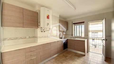 Apartamento T3 para Arrendamento em Pena, Quintã e Vila Cova