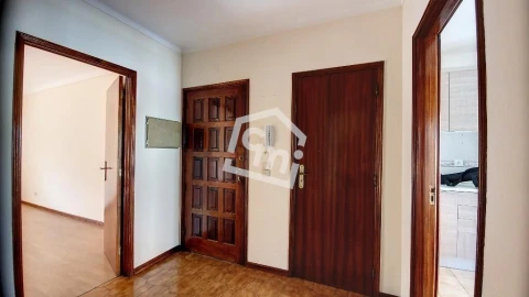 Apartamento T3 para Arrendamento em Pena, Quintã e Vila Cova