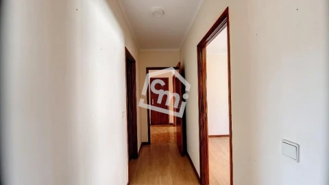 Apartamento T3 para Arrendamento em Pena, Quintã e Vila Cova
