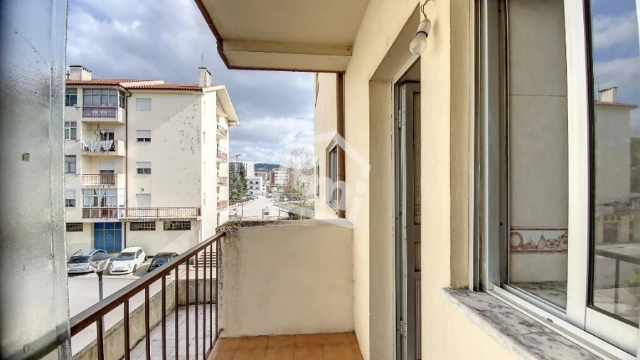Apartamento T3 para Arrendamento em Pena, Quintã e Vila Cova Foto 8
