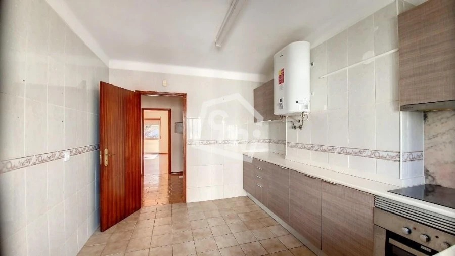 Apartamento T3 para Arrendamento em Pena, Quintã e Vila Cova Foto 10