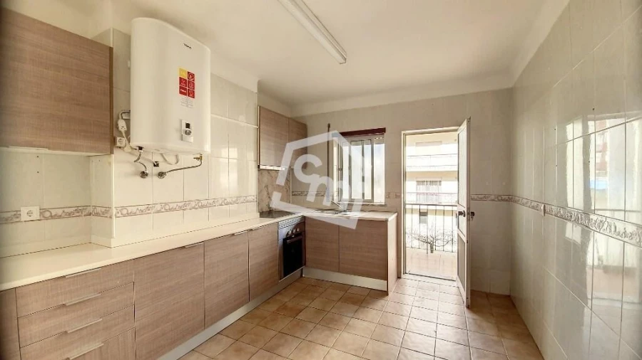 Apartamento T3 para Arrendamento em Pena, Quintã e Vila Cova Foto 7