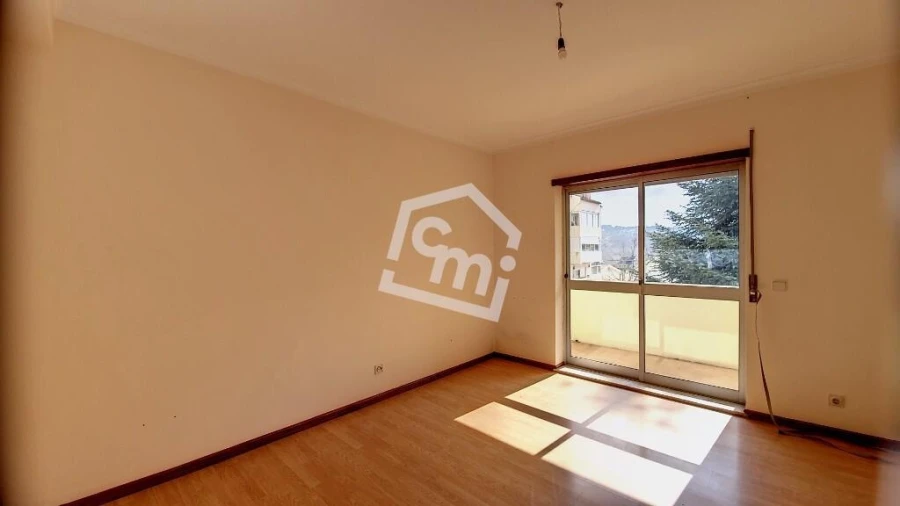 Apartamento T3 para Arrendamento em Pena, Quintã e Vila Cova Foto 19