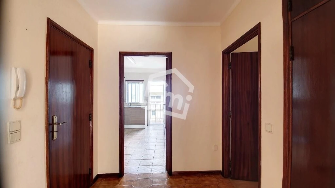 Apartamento T3 para Arrendamento em Pena, Quintã e Vila Cova Foto 6