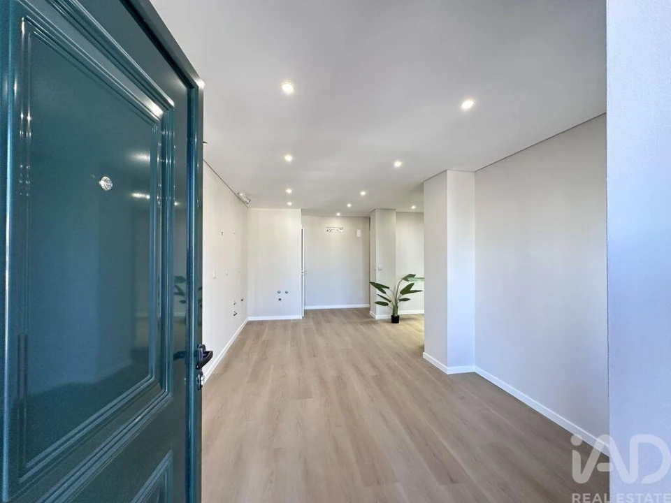 Apartamento T2 para Venda em Avelãs de Ambom e Rocamondo Foto 5
