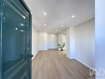 Apartamento T2 para Venda em Avelãs de Ambom e Rocamondo