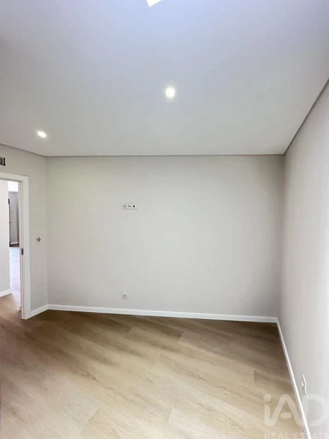 Apartamento T2 para Venda em Avelãs de Ambom e Rocamondo