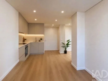 Apartamento T2 para Venda em Avelãs de Ambom e Rocamondo