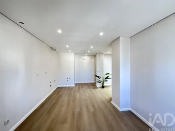 Apartamento T2 para Venda em Avelãs de Ambom e Rocamondo