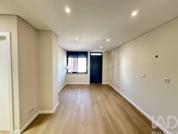 Apartamento T2 para Venda em Avelãs de Ambom e Rocamondo