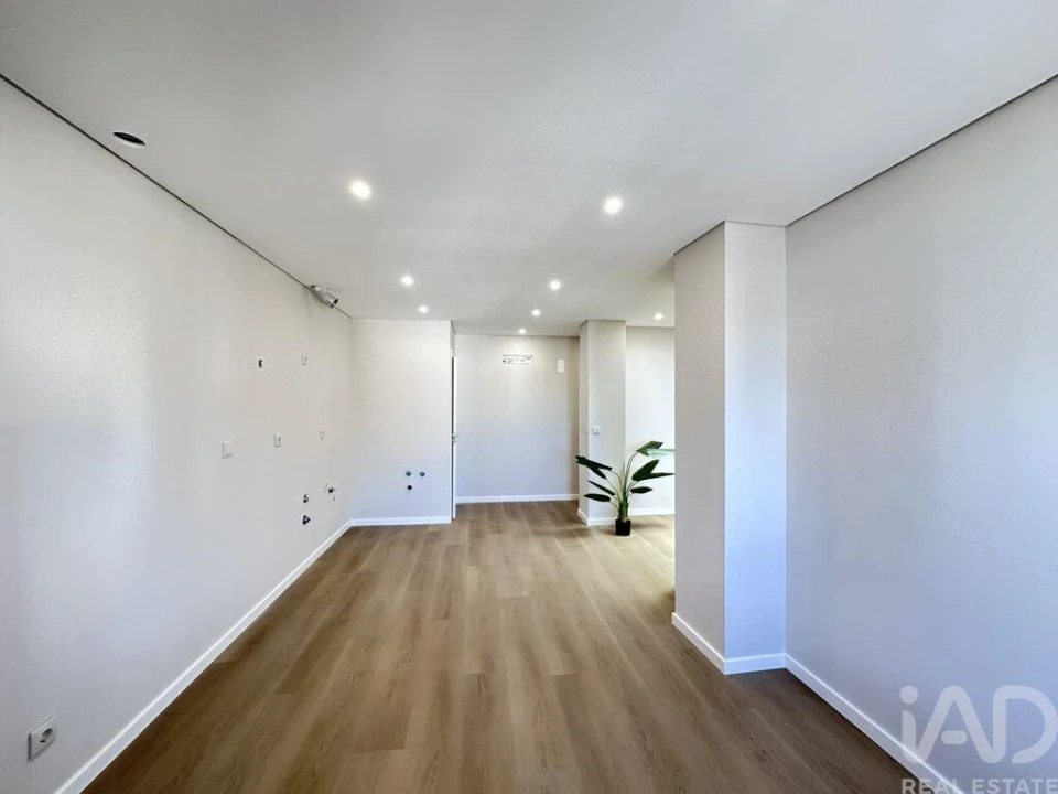 Apartamento T2 para Venda em Avelãs de Ambom e Rocamondo Foto 4