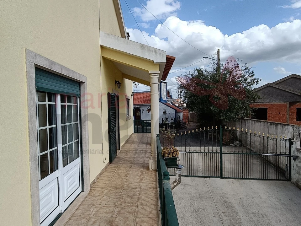 Moradia T3 para Venda em Campelos e Outeiro da Cabeça Foto 15