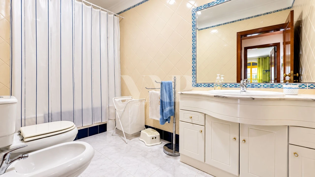 Apartamento T2 para Venda em Quarteira Foto 14
