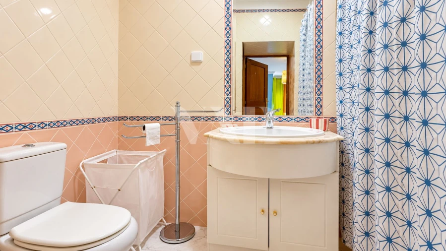 Apartamento T2 para Venda em Quarteira Foto 10