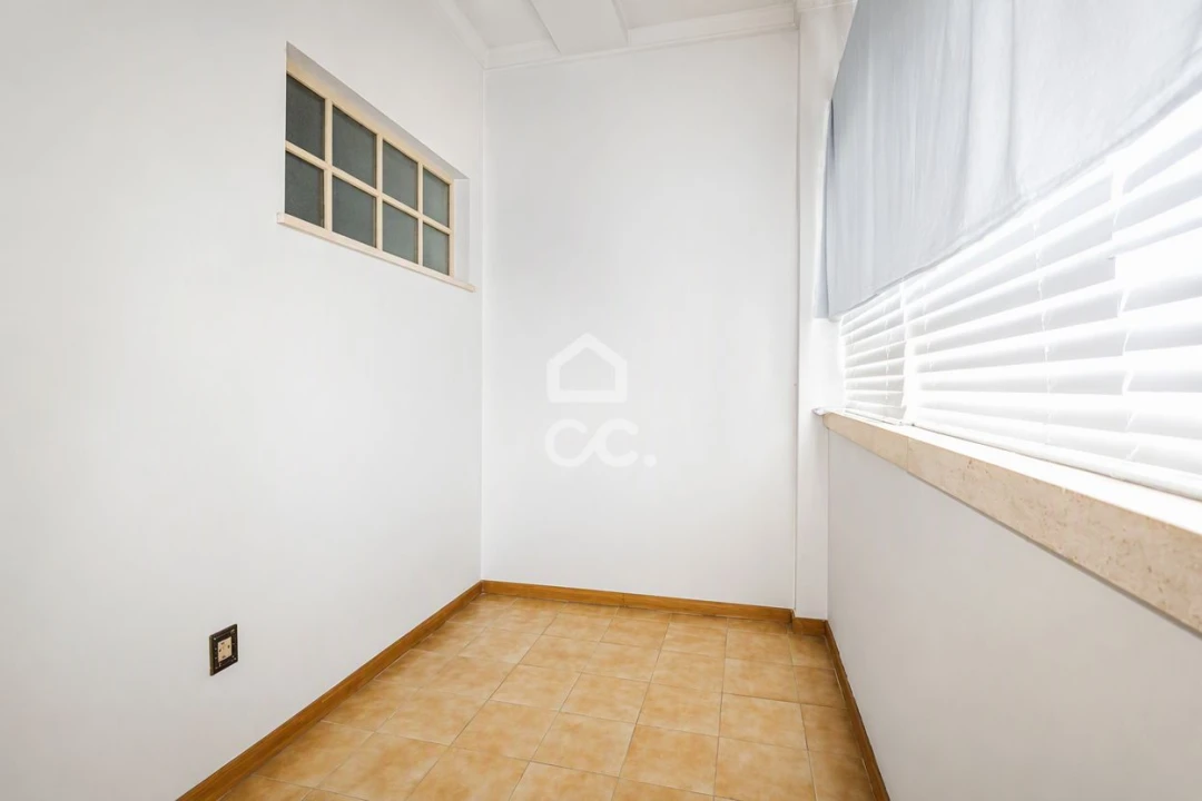 Apartamento T4 para Venda em Santo Antonio dos Olivais Foto 6