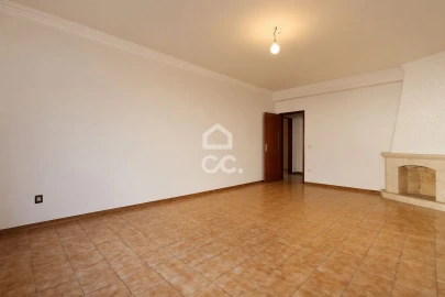 Apartamento T4 para Venda em Santo Antonio dos Olivais
