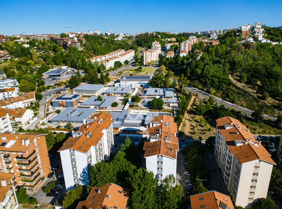 Apartamento T4 para Venda em Santo Antonio dos Olivais Foto 24