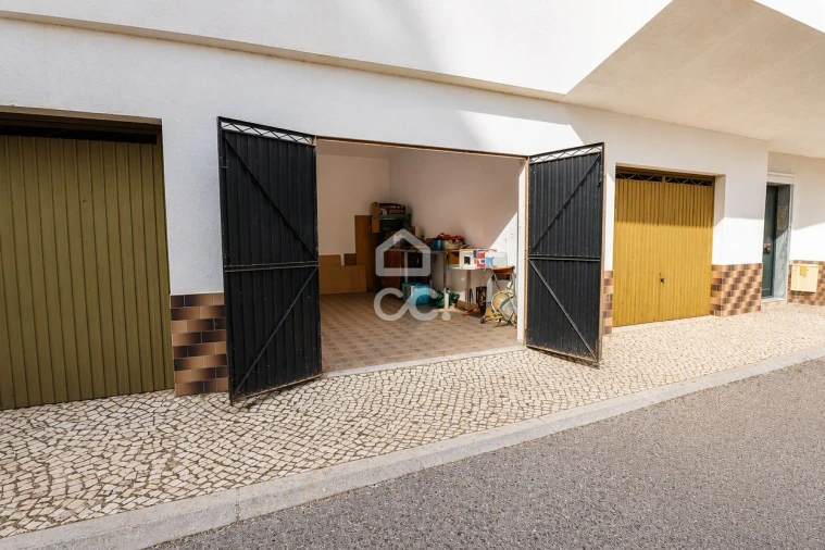 Apartamento T4 para Venda em Santo Antonio dos Olivais Foto 22