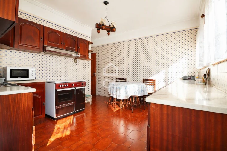 Apartamento T4 para Venda em Santo Antonio dos Olivais Foto 2