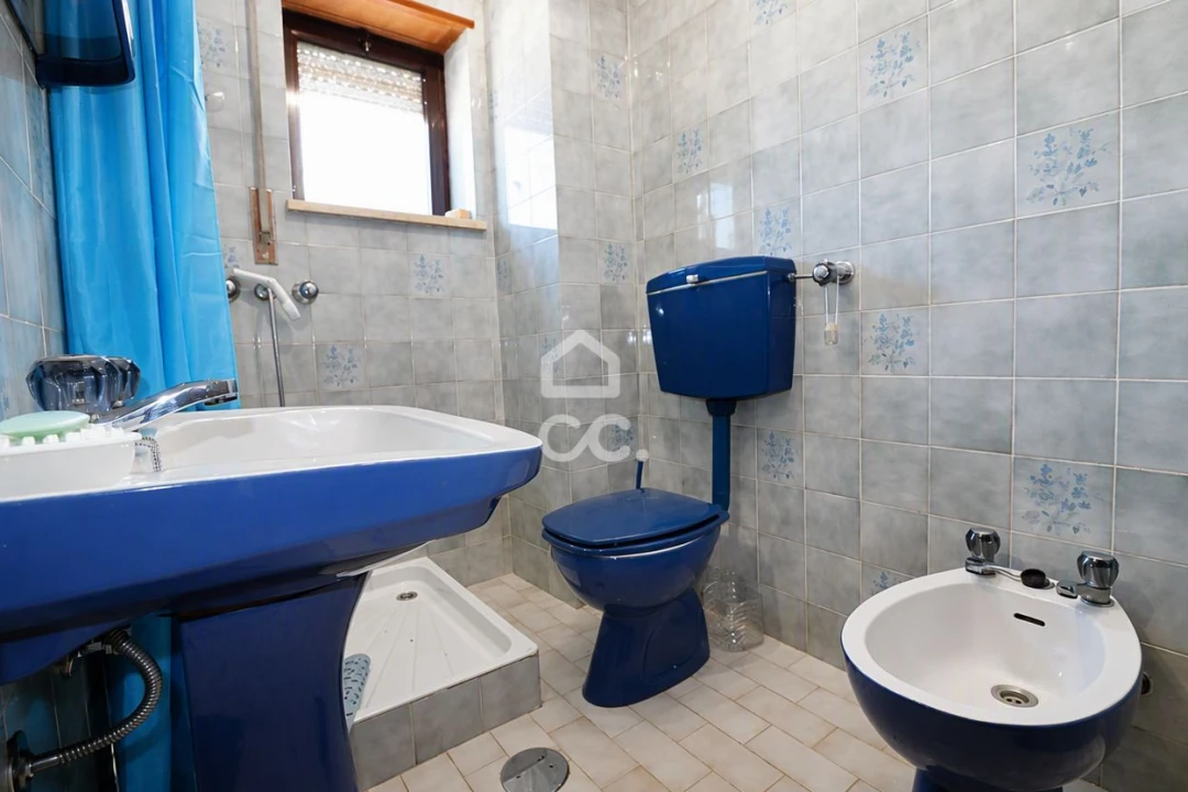 Apartamento T4 para Venda em Santo Antonio dos Olivais Foto 14