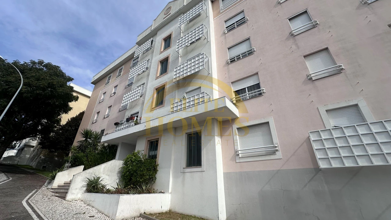 Apartamento T3 para Venda em Alfragide Foto 1