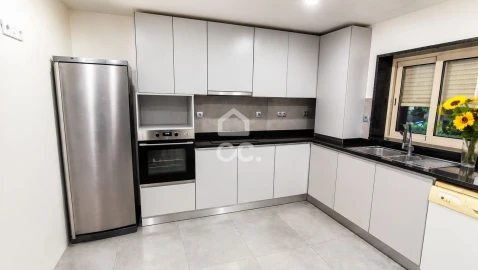 Moradia T6 para Venda em Regilde