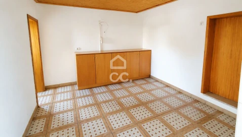 Moradia T6 para Venda em Regilde
