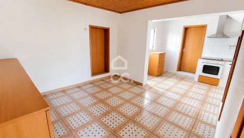 Moradia T6 para Venda em Regilde