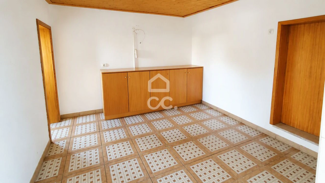 Moradia T6 para Venda em Regilde Foto 36