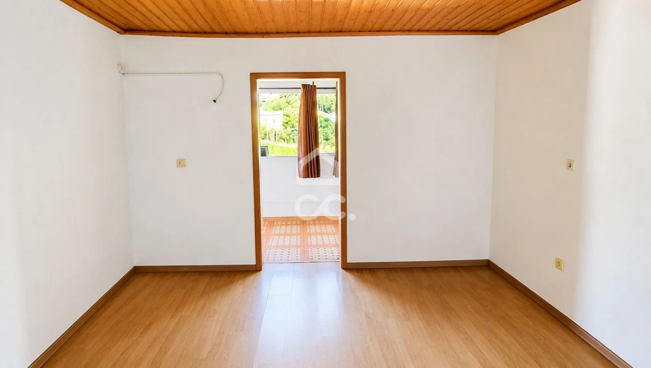 Moradia T6 para Venda em Regilde Foto 38