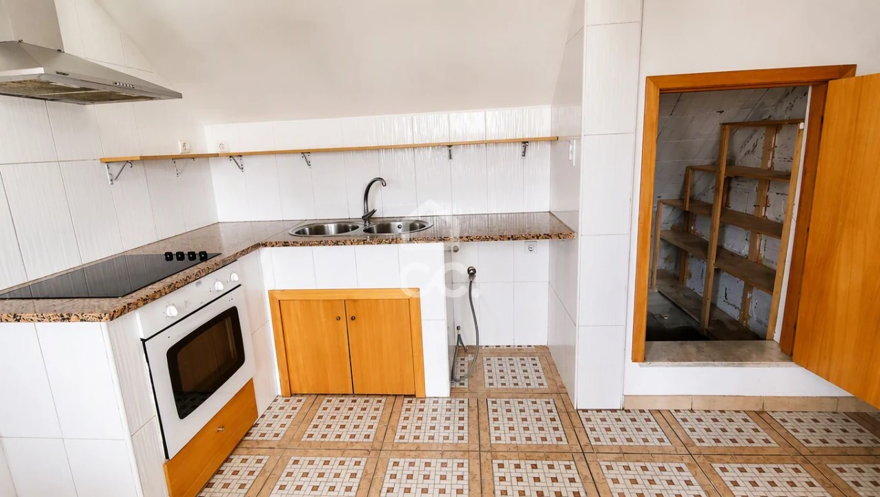 Moradia T6 para Venda em Regilde Foto 33
