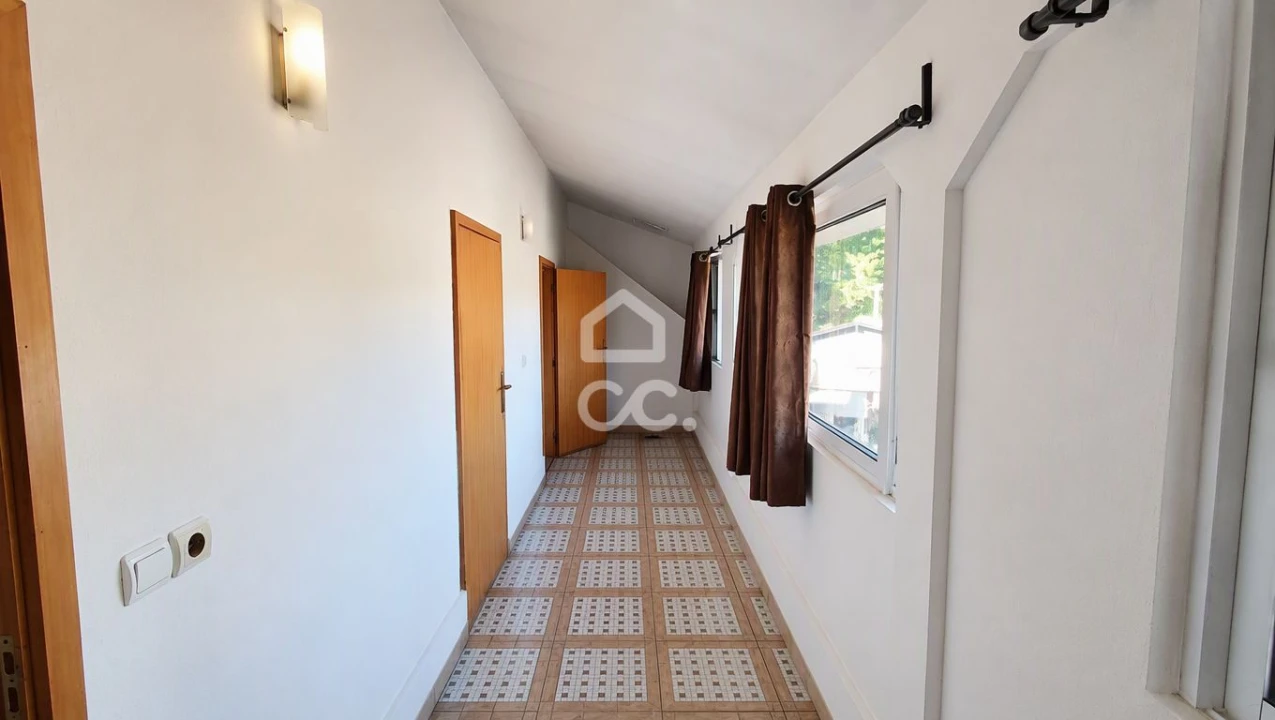 Moradia T6 para Venda em Regilde Foto 37