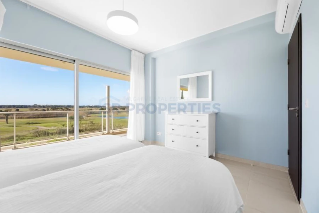 Apartamento T2 para Venda em Quarteira Foto 32