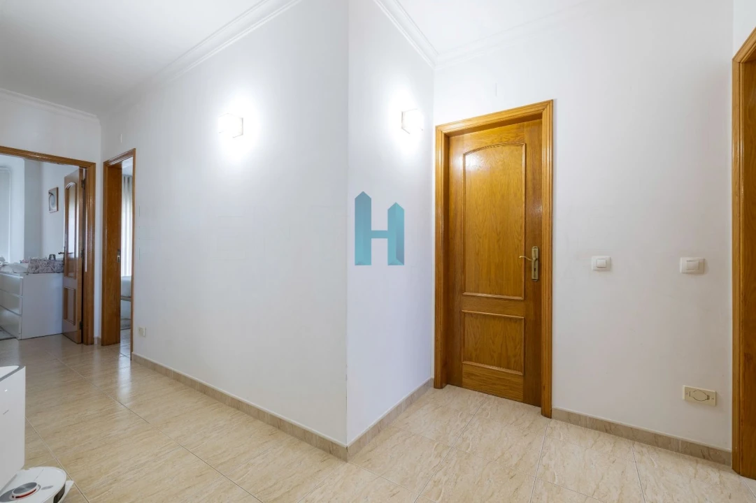 Apartamento T2 para Venda em Portimão Foto 5