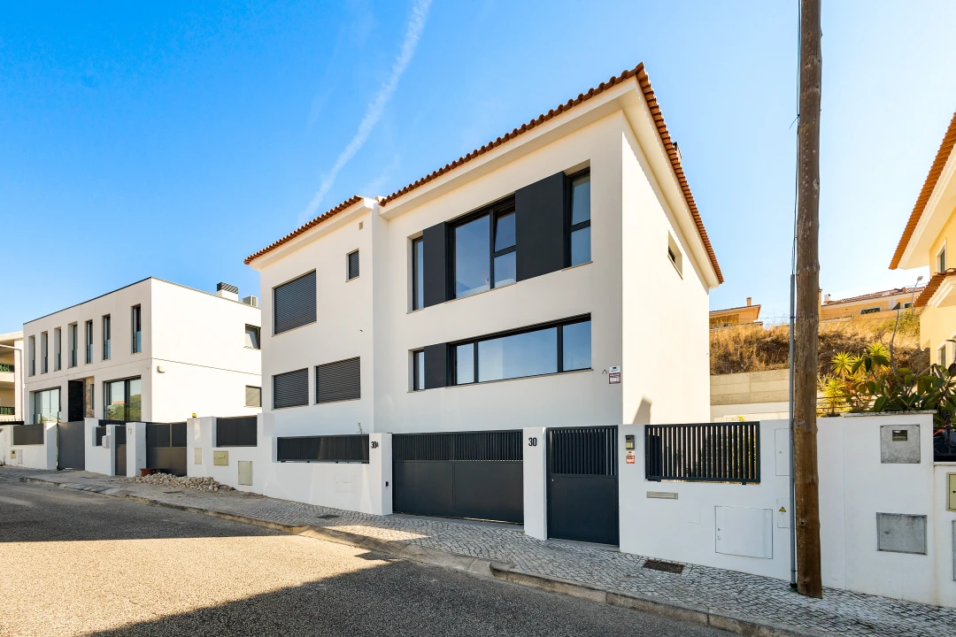 Moradia T3 para Venda em Oeiras e São Julião da Barra, Paço de Arcos e Caxias Foto 1