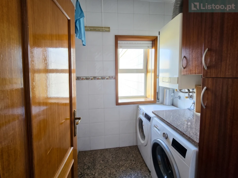 Apartamento T3 para Venda em Arcozelo Foto 16