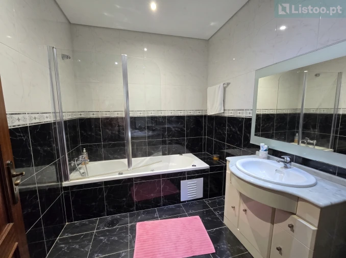 Apartamento T3 para Venda em Arcozelo Foto 18