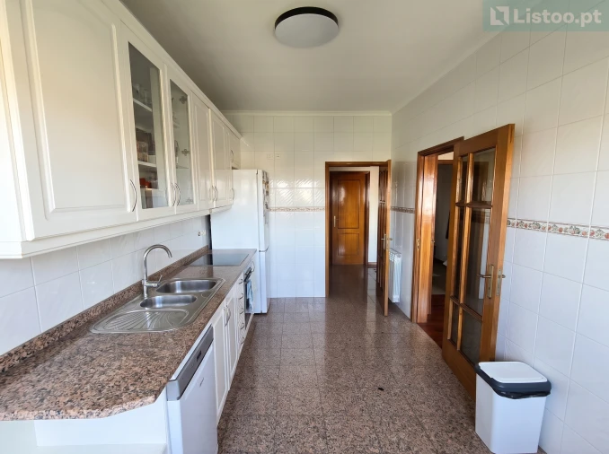 Apartamento T3 para Venda em Arcozelo Foto 13