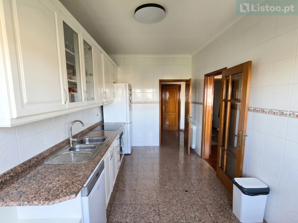 Apartamento T3 para Venda em Arcozelo Foto 13