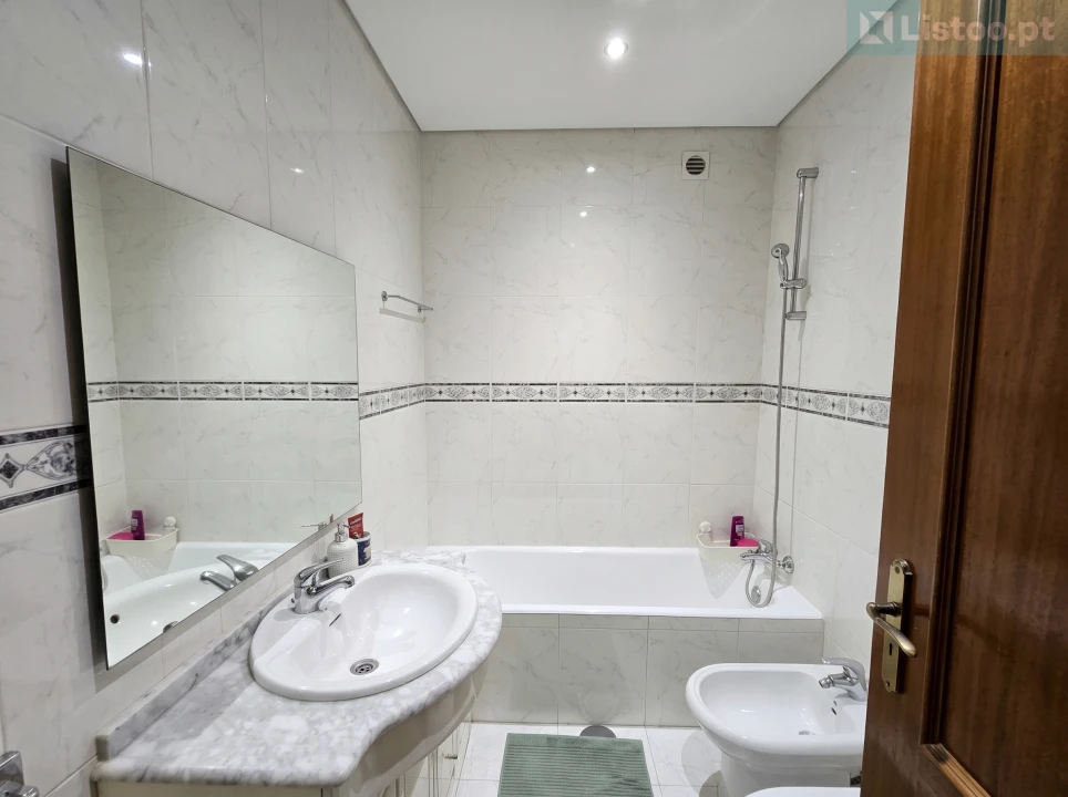 Apartamento T3 para Venda em Arcozelo Foto 20