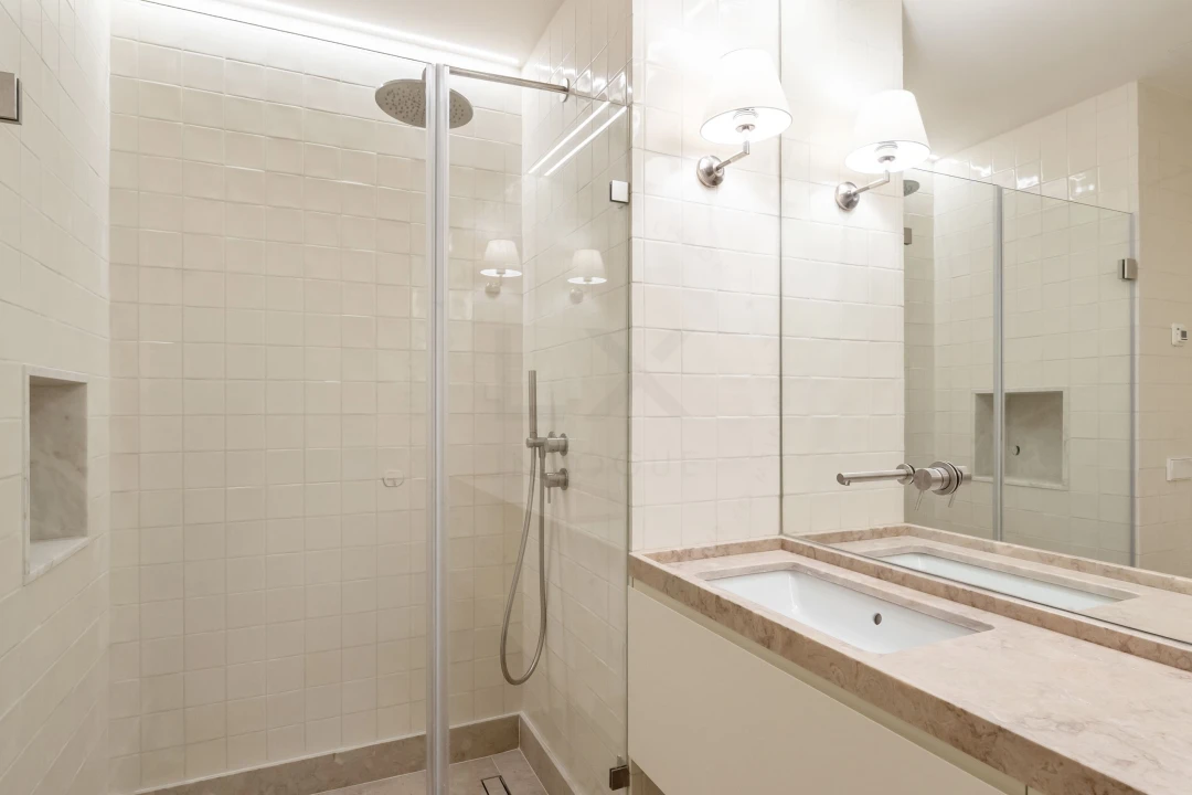 Apartamento T1 para Venda em Santo António Foto 18