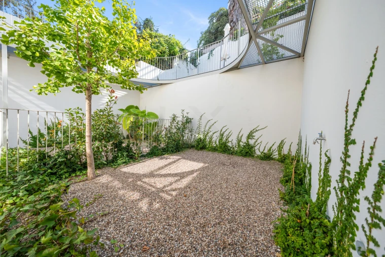 Apartamento T1 para Venda em Santo António Foto 20