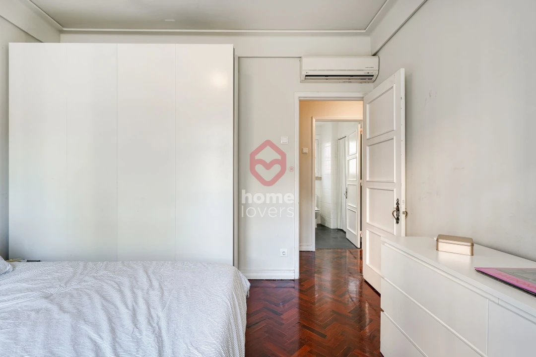 Apartamento T2 para Venda em Santo António Foto 19